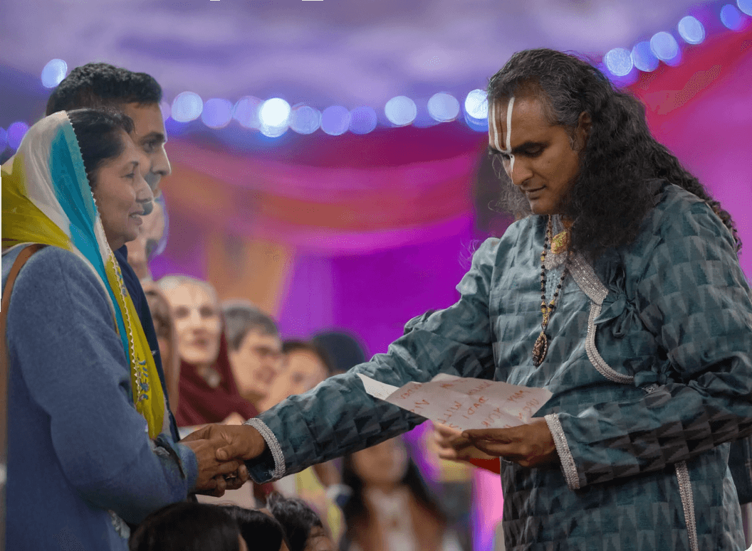 Devotees in a moment of devotional singing